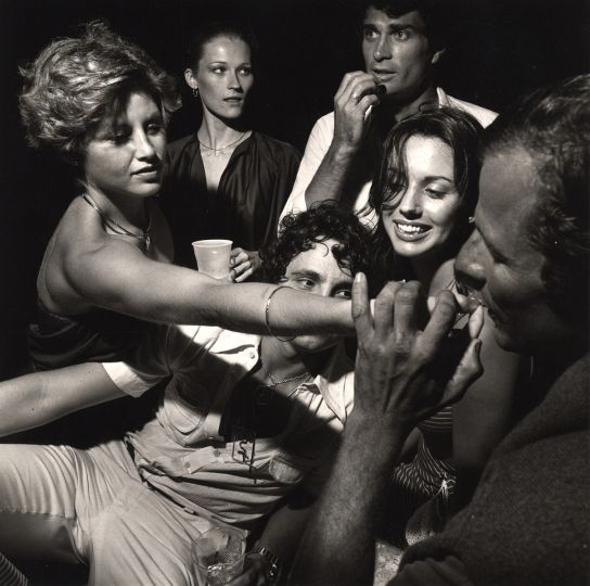 Larry Fink, Peter Beard and Friends, East Hampton, 1976, copyright Larry Fink_MUUS Collection