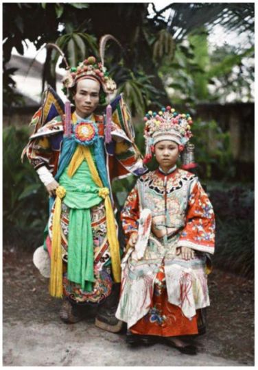 Léon Busy pour “Les Archives de la Planète”, Tonkin, 1915 Autochrome, 12 x 9 cm Boulogne-Billancourt, Musée Départemental Albert-Kahn