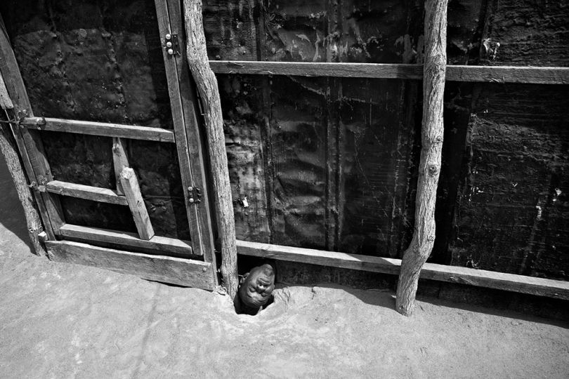 Dadaab Refugee Camp, Kenya – Abdi Rahman Shukri Ali has lived in a locked tin shack for two years. © Robin Hammond/Witness Change