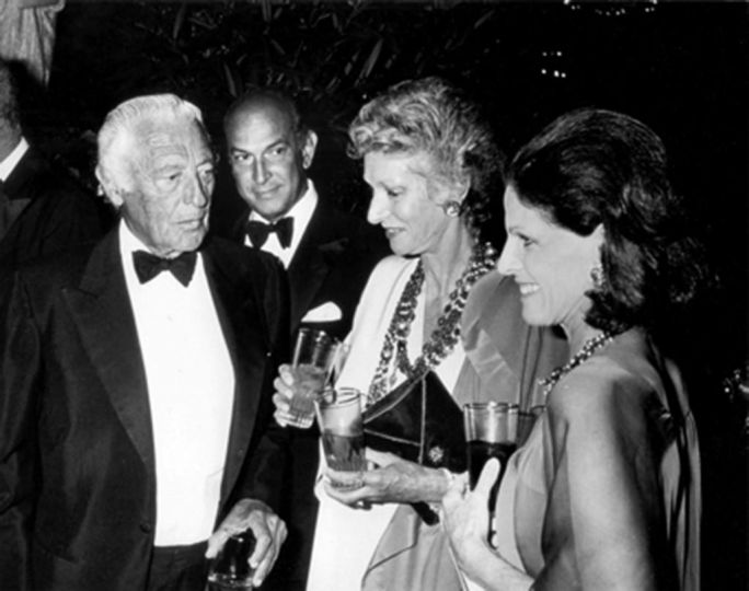 Gianni Agnelli, Oscar de le Renta, Marella Agnelli, and Annette Reed at Malcolm Forbes' 70th Birthday Party, Tangier, Morocco, 1989 © Ron Galella/Ron Galella, Ltd. - Courtesy Staley-Wise Gallery