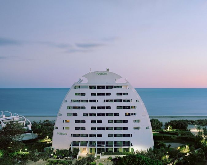 “Le Poséidon“ – Le Couchant de La Grande Motte – 2019 © Charly Broyez & Laurent Kronental