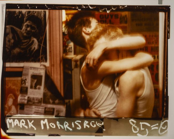 Mark Morrisroe, Untitled [John S. and Jonathan] 1985 Color Print von Sandwich-Negativ Haus der Photographie/Sammlung F.C. Gundlach, Hamburg © The Estate of Mark Morrisroe