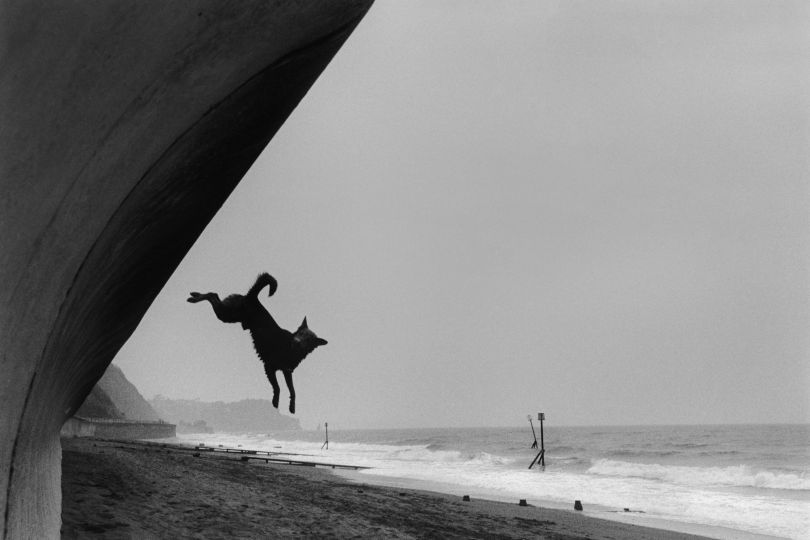 Roger Deakins, The Joy of Flight. Teignmouth, Devon, 2000. © Roger Deakins / Magnum Photos