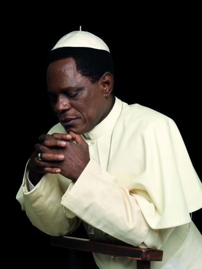 Samuel Fosso, Série Black Pope, 2017. Photographies de Samuel Fosso Courtesy Jean-Marc Patras, Paris