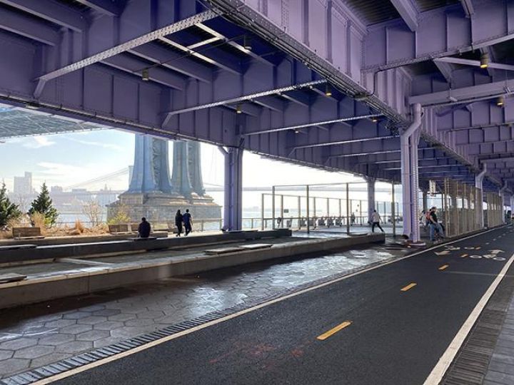 © Wijnanda Deroo - Courtesy Deborah Bell Photographs